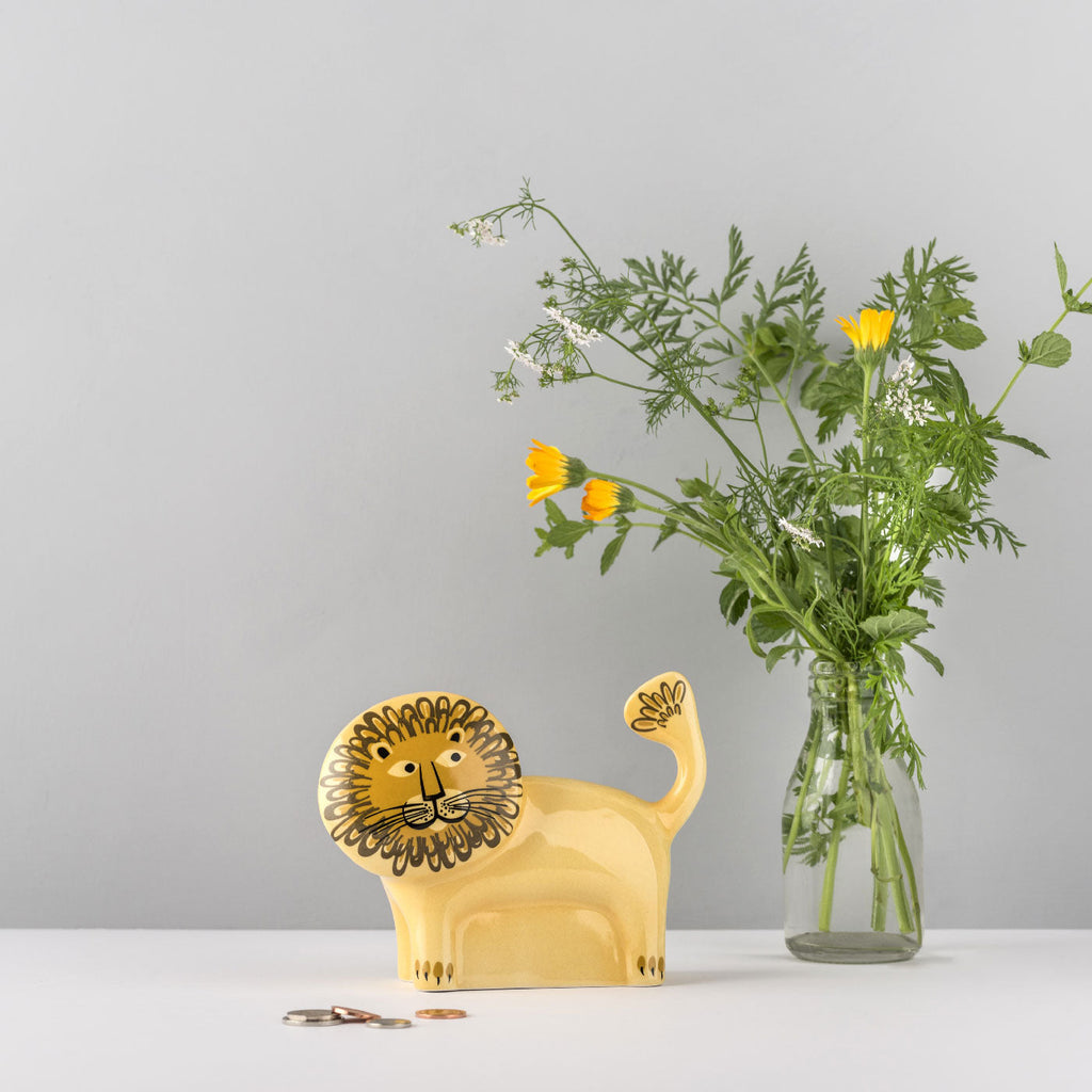 Tirelire lion en céramique faite à la main