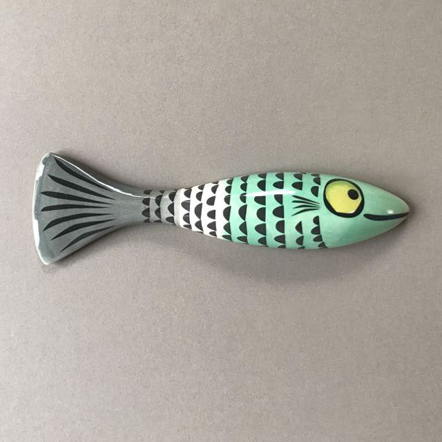 Ornement mural poisson fin vert à rayures